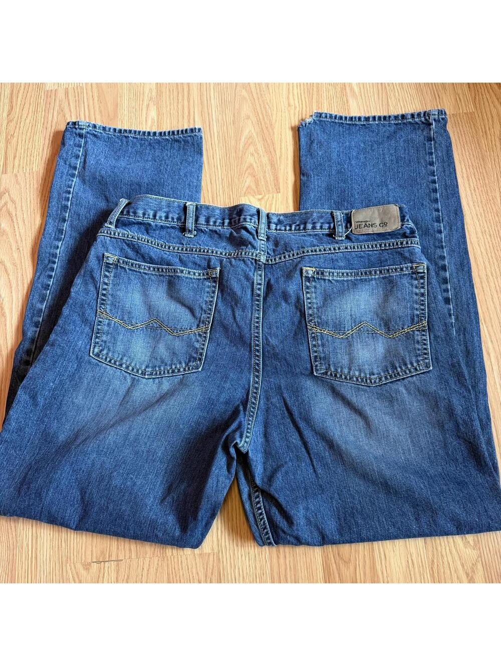 Mens Wrangler Jeans Size 36x32